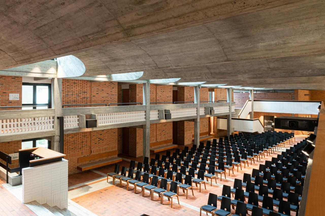 Cusanus Akademie - Accademia Cusanus Бресаноне Екстериор снимка