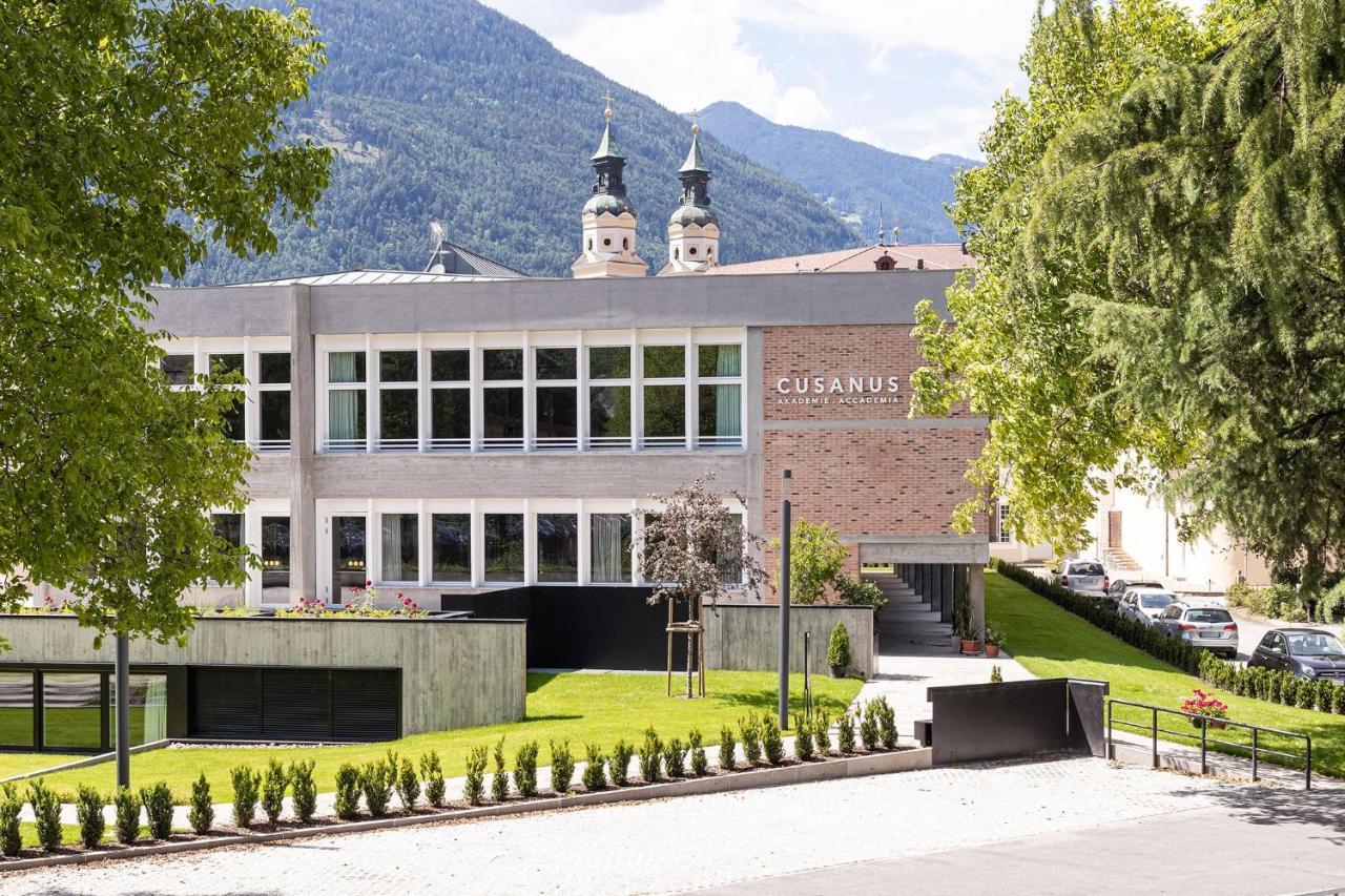 Cusanus Akademie - Accademia Cusanus Бресаноне Екстериор снимка