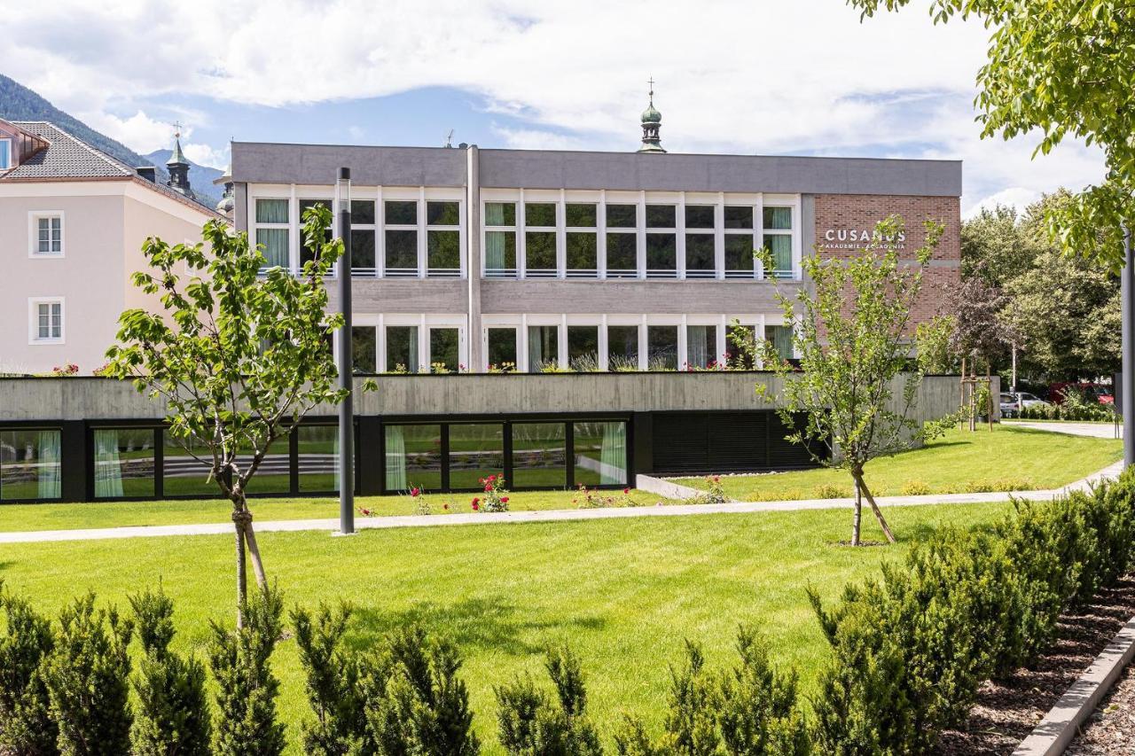 Cusanus Akademie - Accademia Cusanus Бресаноне Екстериор снимка